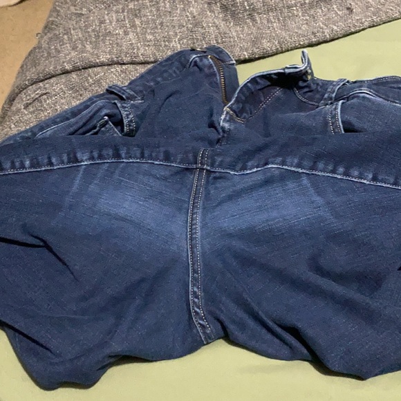 Cute plus size zipper jeans! - Picture 4 of 4